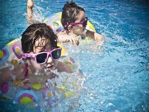 girls-pool-min